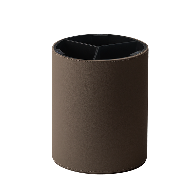 Budapest trash can