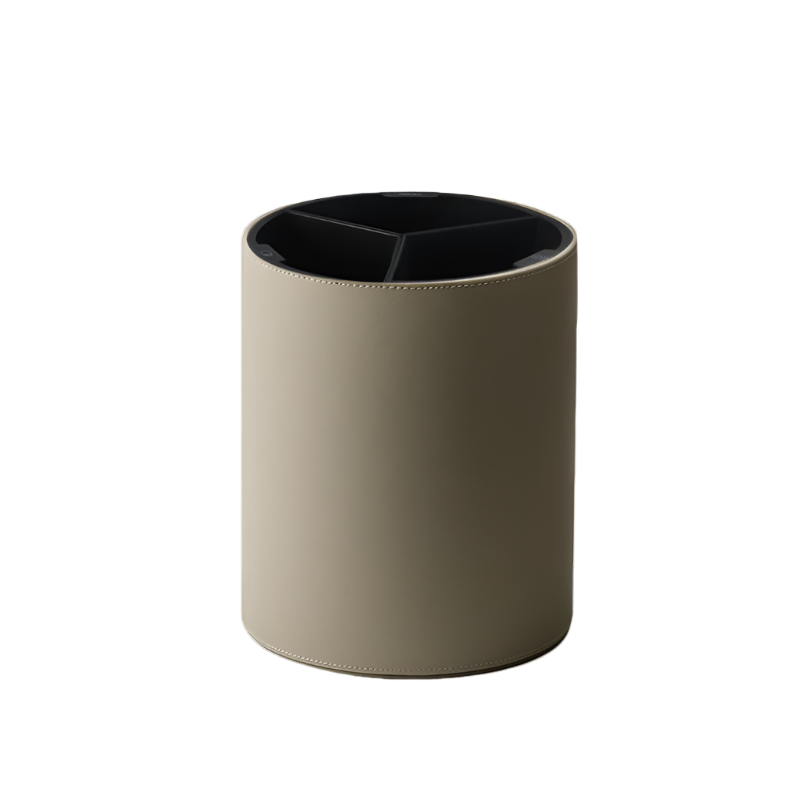 Budapest trash can
