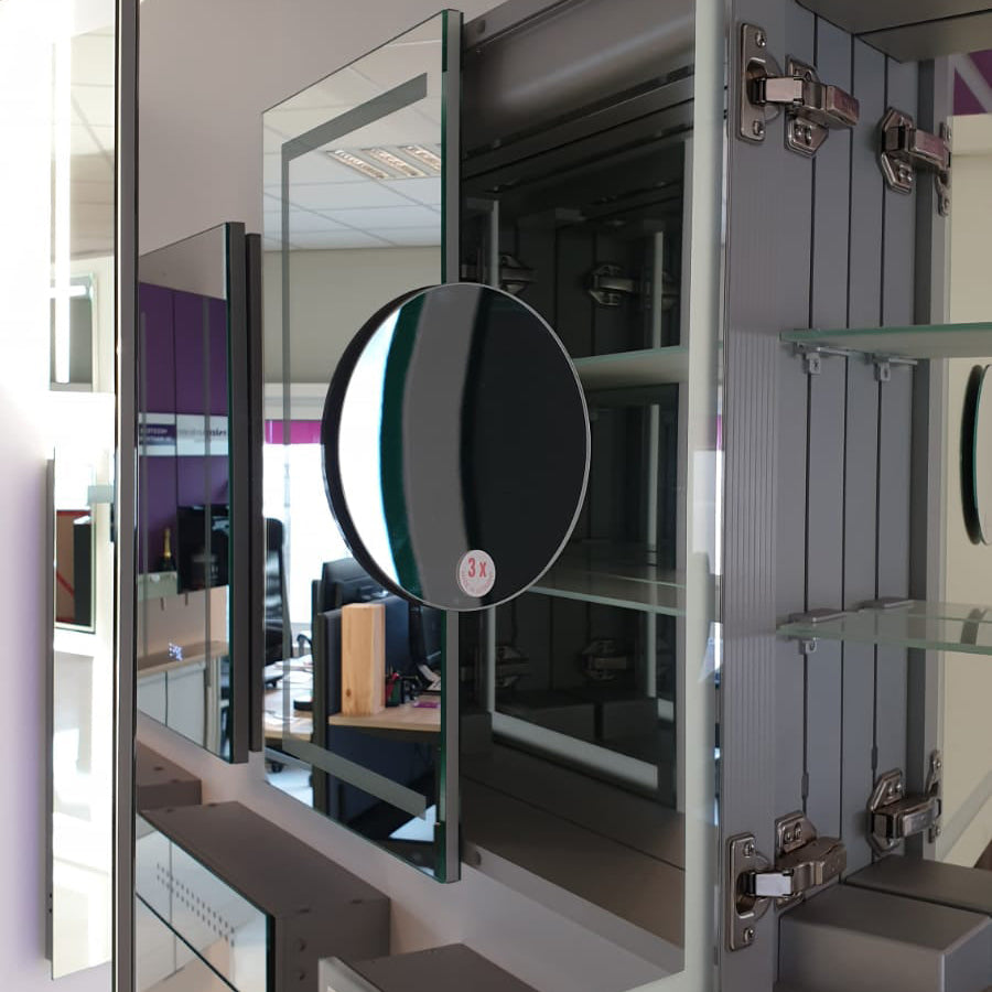 Stick-on round makeup mirror Ø153 mm